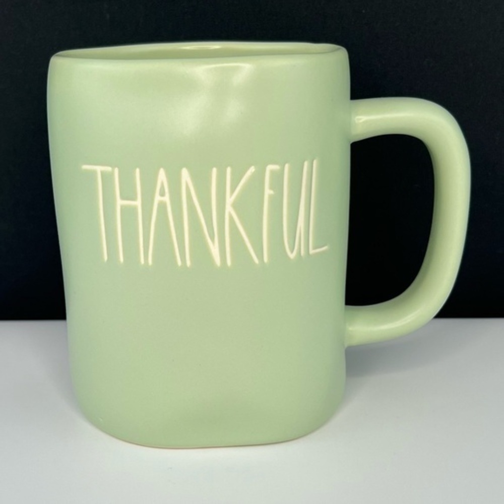 Rae Dunn - ‘Thankful’ ceramic mug. NWT Firm!